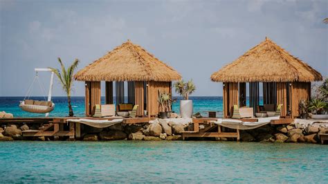 Hotels near Flamingo Beach Aruba .